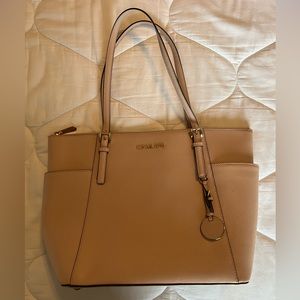 Charlotte large saffiano michael kors